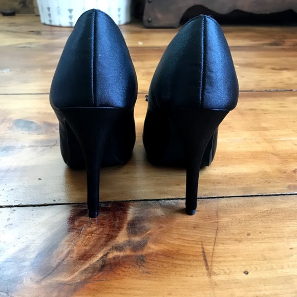 Apt. 9 black peep-toe stiletto heels Size 6 - Picture 5 of 7
